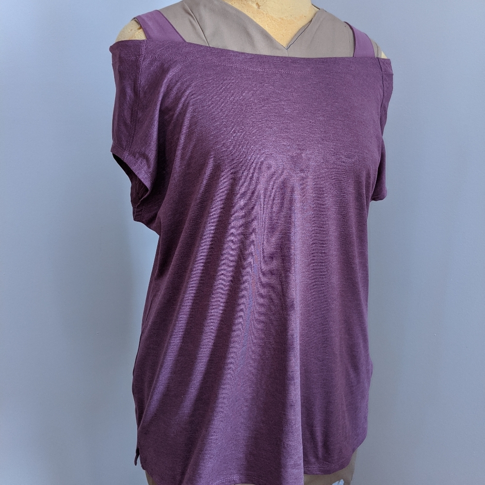 Columbia cold shoulder active wear Omni Shade top